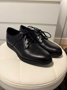 Women’s Cole Haan Black Leather Lace-Up Flats